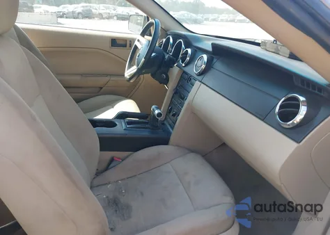 2005 Ford Mustang V6 Deluxe/V6 Premium из США, поврежденный, VIN 1ZVFT80N155201814